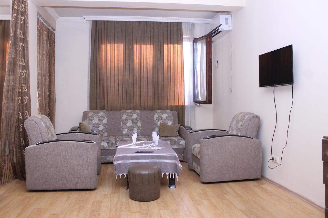 Hotel Hayat Batumi Esterno foto