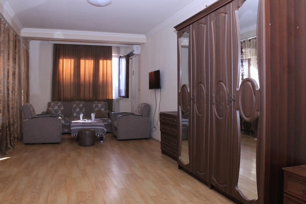 Hotel Hayat Batumi Esterno foto