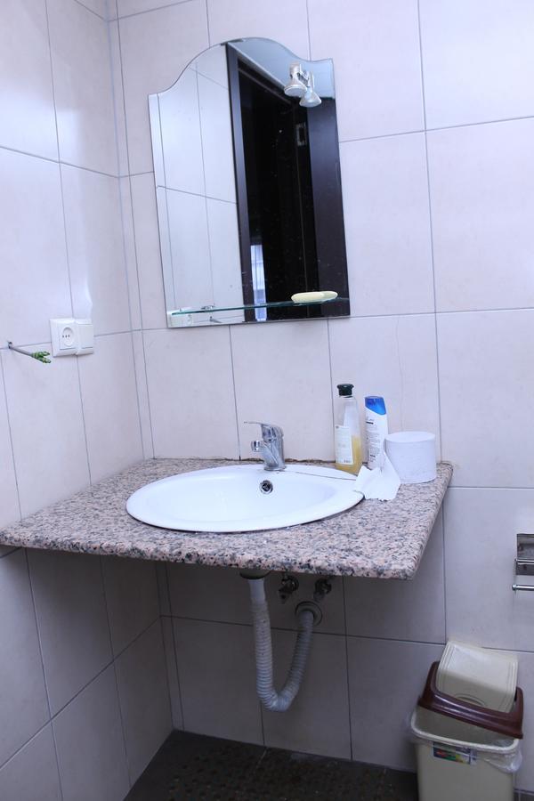 Hotel Hayat Batumi Esterno foto