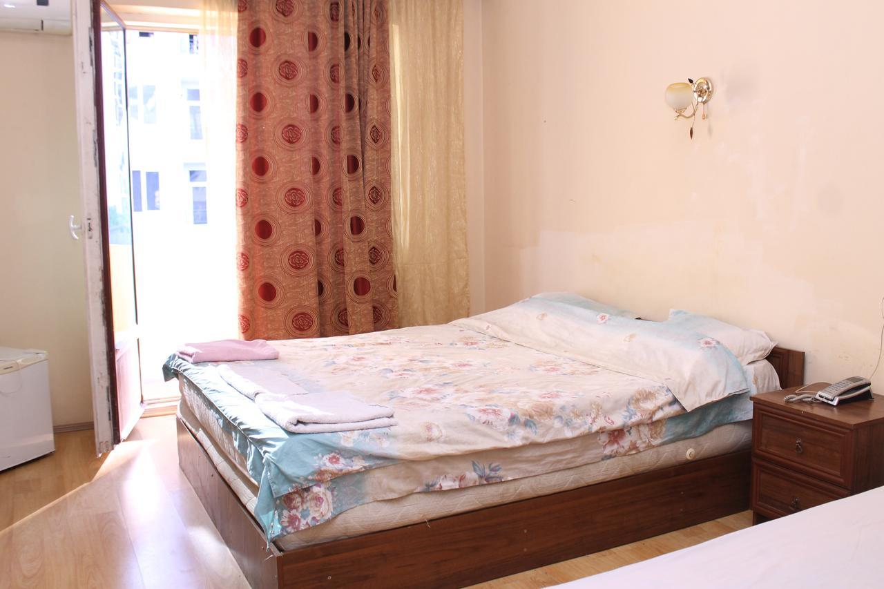 Hotel Hayat Batumi Esterno foto